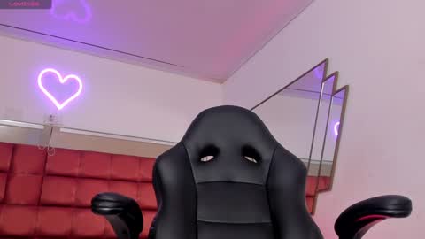 Snapshot of bonniecute_ chatting on December 2024 11:50:02 AM online show from December 2024 11:50:02 AM