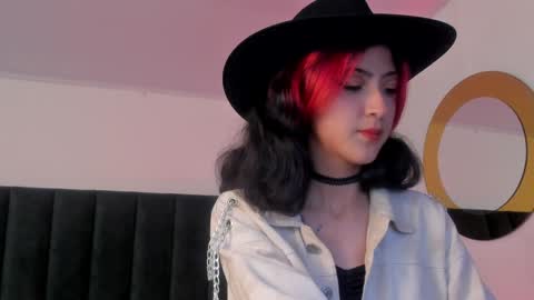 Snapshot of bonniecute_ chatting on December 2024 11:43:02 AM online show from December 2024 11:43:02 AM