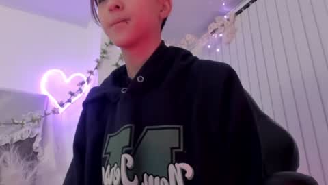 Snapshot of bonniecute_ chatting on January 2025 11:44:02 AM online show from January 2025 11:44:02 AM