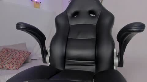 Snapshot of bonniecute_ chatting on January 2025 02:21:01 PM online show from January 2025 02:21:01 PM