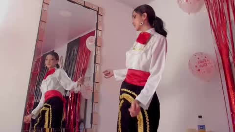 Snapshot of bonniecute_ chatting on February 2025 02:54:02 PM online show from February 2025 02:54:02 PM