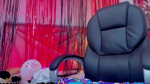 Snapshot of bonniecute_ chatting on February 2025 07:27:02 AM online show from February 2025 07:27:02 AM