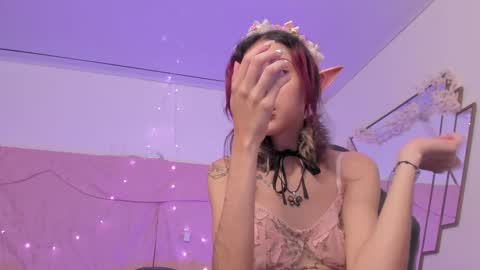 Snapshot of bonniecute_ chatting on February 2025 11:44:02 AM online show from February 2025 11:44:02 AM