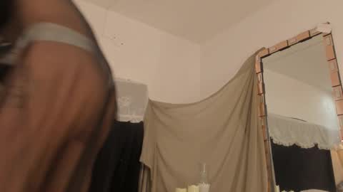 Snapshot of bonniecute_ chatting on September 2025 12:12:01 AM online show from September 2025 12:12:01 AM