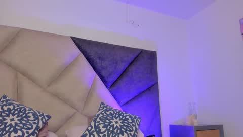 Snapshot of bonniecute_ chatting on September 2025 11:32:02 PM online show from September 2025 11:32:02 PM