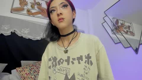 Snapshot of bonniecute_ chatting on October 2025 12:33:02 AM online show from October 2025 12:33:02 AM