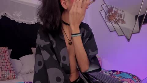 Snapshot of bonniecute_ chatting on October 2025 12:24:01 AM online show from October 2025 12:24:01 AM