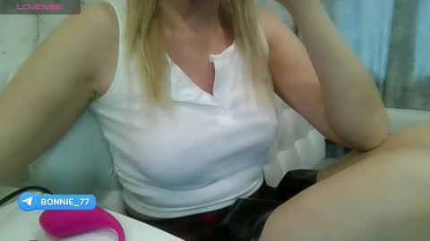 Snapshot of bonnieexcite chatting on September 2025 12:49:02 PM BonnieExcite online show from September 2025 12:49:02 PM