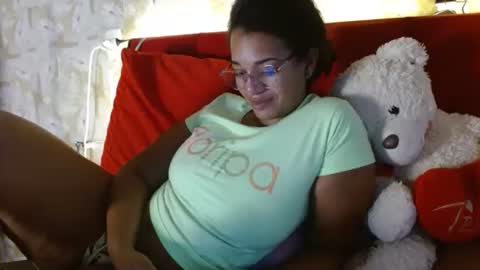 Queen Bon Vivantt online show from December 2024 02:27:02 PM