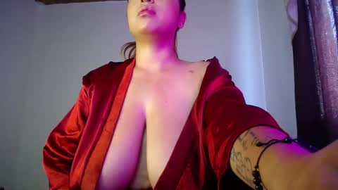 Snapshot of boobs_magic chatting on September 2025 08:24:01 PM KIM online show from September 2025 08:24:01 PM