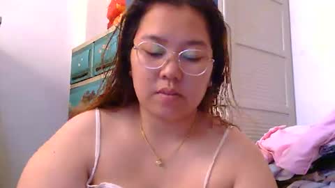 MommyMarie-Singlemom of 2. online show from April 2026 10:07:02 PM