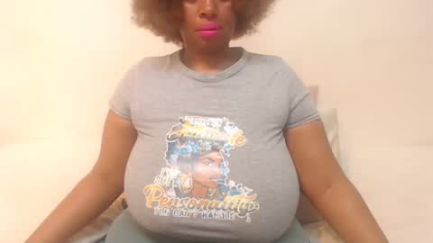 Snapshot of boobyqueen24 chatting on February 2025 06:43:02 PM boobyqueen online show from February 2025 06:43:02 PM