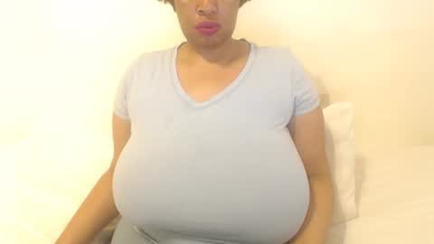 Snapshot of boobyqueen24 chatting on September 2025 08:07:01 AM boobyqueen online show from September 2025 08:07:01 AM