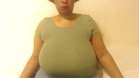 Snapshot of boobyqueen24 chatting on October 2025 01:47:02 AM boobyqueen online show from October 2025 01:47:02 AM