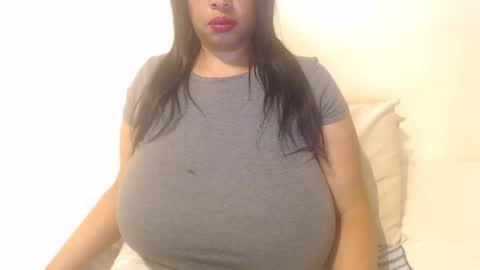 Snapshot of boobyqueen24 chatting on October 2025 07:25:01 PM boobyqueen online show from October 2025 07:25:01 PM