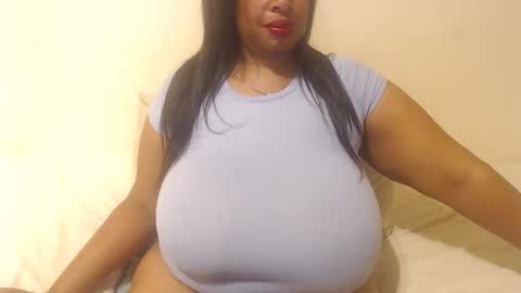 Snapshot of boobyqueen24 chatting on December 2025 10:59:02 PM boobyqueen online show from December 2025 10:59:02 PM