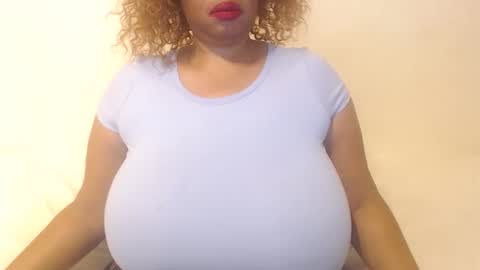 Snapshot of boobyqueen24 chatting on December 2025 04:29:02 AM boobyqueen online show from December 2025 04:29:02 AM