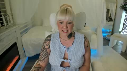 Snapshot of boobznbeer chatting on February 2025 03:13:02 AM Miley online show from February 2025 03:13:02 AM