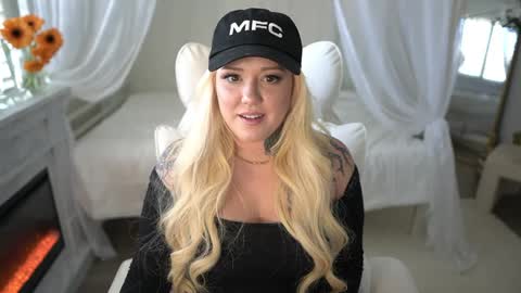 Snapshot of boobznbeer chatting on March 2025 12:21:01 AM Miley online show from March 2025 12:21:01 AM