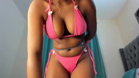 Snapshot of bouncy_booty677 chatting on October 2025 07:31:01 PM bouncy_booty677 online show from October 2025 07:31:01 PM