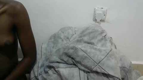 Snapshot of bouncy_vee chatting on February 2026 12:23:01 PM bouncy_vee online show from February 2026 12:23:01 PM