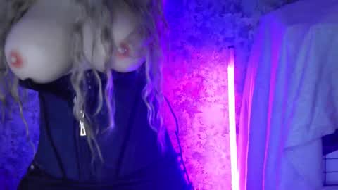 Snapshot of bouncybluebabe chatting on November 2025 09:42:02 AM Alexandra - Alexandra trans crossdresser bigtits sissy crossdresser lovense sissy CHEAP THRILLS online show from November 2025 09:42:02 AM