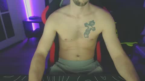 boy_t0y89 online show from January 2025 06:09:02 PM