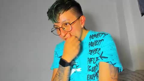 Snapshot of boy_trans chatting on December 2025 02:17:01 AM Edward ftm trans queerslave online show from December 2025 02:17:01 AM