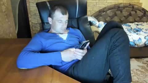 BoyApollon online show from March 2026 06:18:02 PM