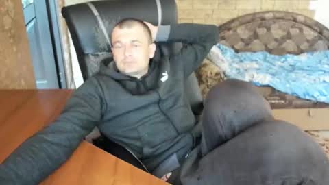 BoyApollon online show from April 2026 06:07:02 AM