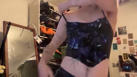 Snapshot of boywithbug chatting on February 2026 11:14:01 PM boywithbug online show from February 2026 11:14:01 PM