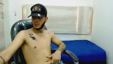 Snapshot of boyxsluts chatting on December 2024 12:45:02 PM MAX online show from December 2024 12:45:02 PM