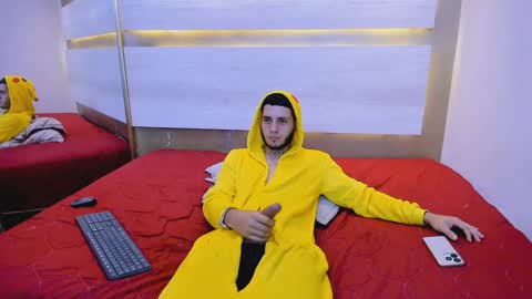 Snapshot of boyxsluts chatting on December 2024 08:18:01 AM MAX online show from December 2024 08:18:01 AM