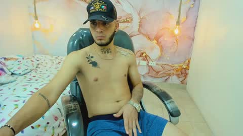 Snapshot of boyxsluts chatting on December 2024 05:39:01 AM MAX online show from December 2024 05:39:01 AM