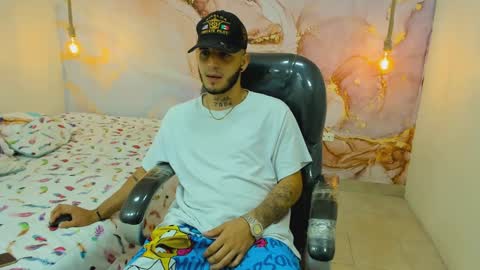 Snapshot of boyxsluts chatting on December 2024 08:55:01 AM MAX online show from December 2024 08:55:01 AM