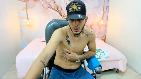 Snapshot of boyxsluts chatting on January 2025 11:45:01 PM MAX online show from January 2025 11:45:01 PM