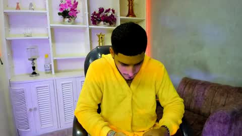 Snapshot of boyxsluts chatting on January 2025 06:20:01 AM MAX online show from January 2025 06:20:01 AM