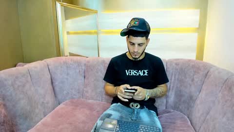 Snapshot of boyxsluts chatting on January 2025 09:42:02 PM MAX online show from January 2025 09:42:02 PM