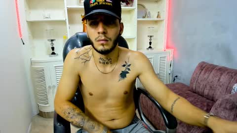 Snapshot of boyxsluts chatting on January 2025 02:14:01 AM MAX online show from January 2025 02:14:01 AM