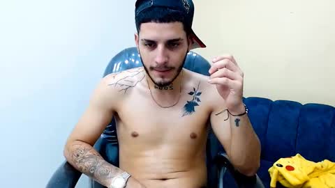 Snapshot of boyxsluts chatting on January 2025 11:04:02 PM MAX online show from January 2025 11:04:02 PM