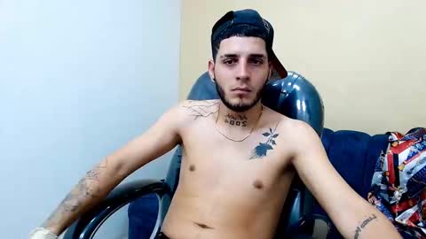 Snapshot of boyxsluts chatting on January 2025 06:24:01 AM MAX online show from January 2025 06:24:01 AM