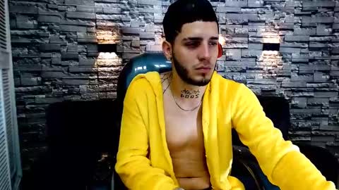 Snapshot of boyxsluts chatting on January 2025 10:34:01 PM MAX online show from January 2025 10:34:01 PM