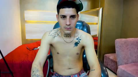 Snapshot of boyxsluts chatting on January 2025 09:46:02 PM MAX online show from January 2025 09:46:02 PM