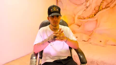 Snapshot of boyxsluts chatting on January 2025 10:39:01 PM MAX online show from January 2025 10:39:01 PM