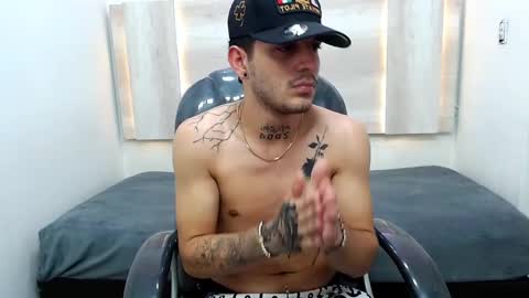 Snapshot of boyxsluts chatting on January 2025 05:13:01 AM MAX online show from January 2025 05:13:01 AM