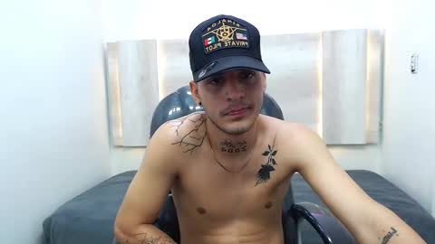 Snapshot of boyxsluts chatting on February 2025 05:18:01 AM MAX online show from February 2025 05:18:01 AM