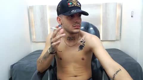 Snapshot of boyxsluts chatting on February 2025 01:23:02 AM MAX online show from February 2025 01:23:02 AM