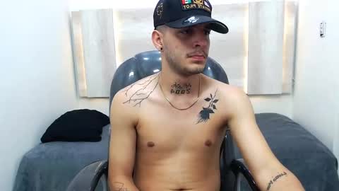 Snapshot of boyxsluts chatting on February 2025 04:57:01 AM MAX online show from February 2025 04:57:01 AM