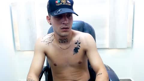 Snapshot of boyxsluts chatting on February 2025 04:53:01 AM MAX online show from February 2025 04:53:01 AM