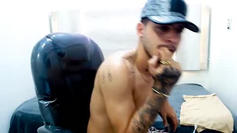 Snapshot of boyxsluts chatting on February 2025 05:52:02 PM MAX online show from February 2025 05:52:02 PM